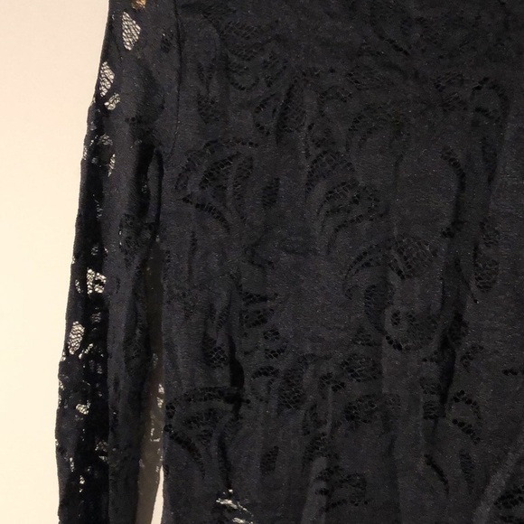 Crop lace sleeve top - Picture 2 of 4